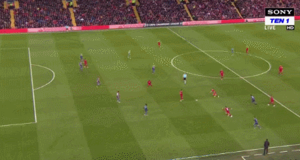 梅西小时候铃声响了不回教室，老师批评他：马拉多纳只有一个