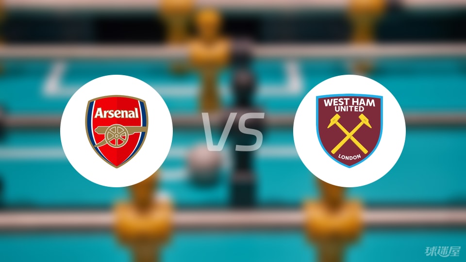 山东男篮激烈对决青岛男篮，裁判控场不足引发热议，球员受伤成焦点。